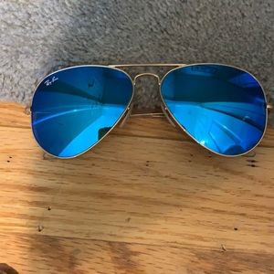 blue ray ban aviators